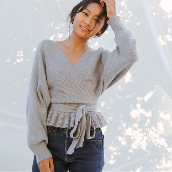 Grey surplice ruffle tie sweater - Picture 2 of 8